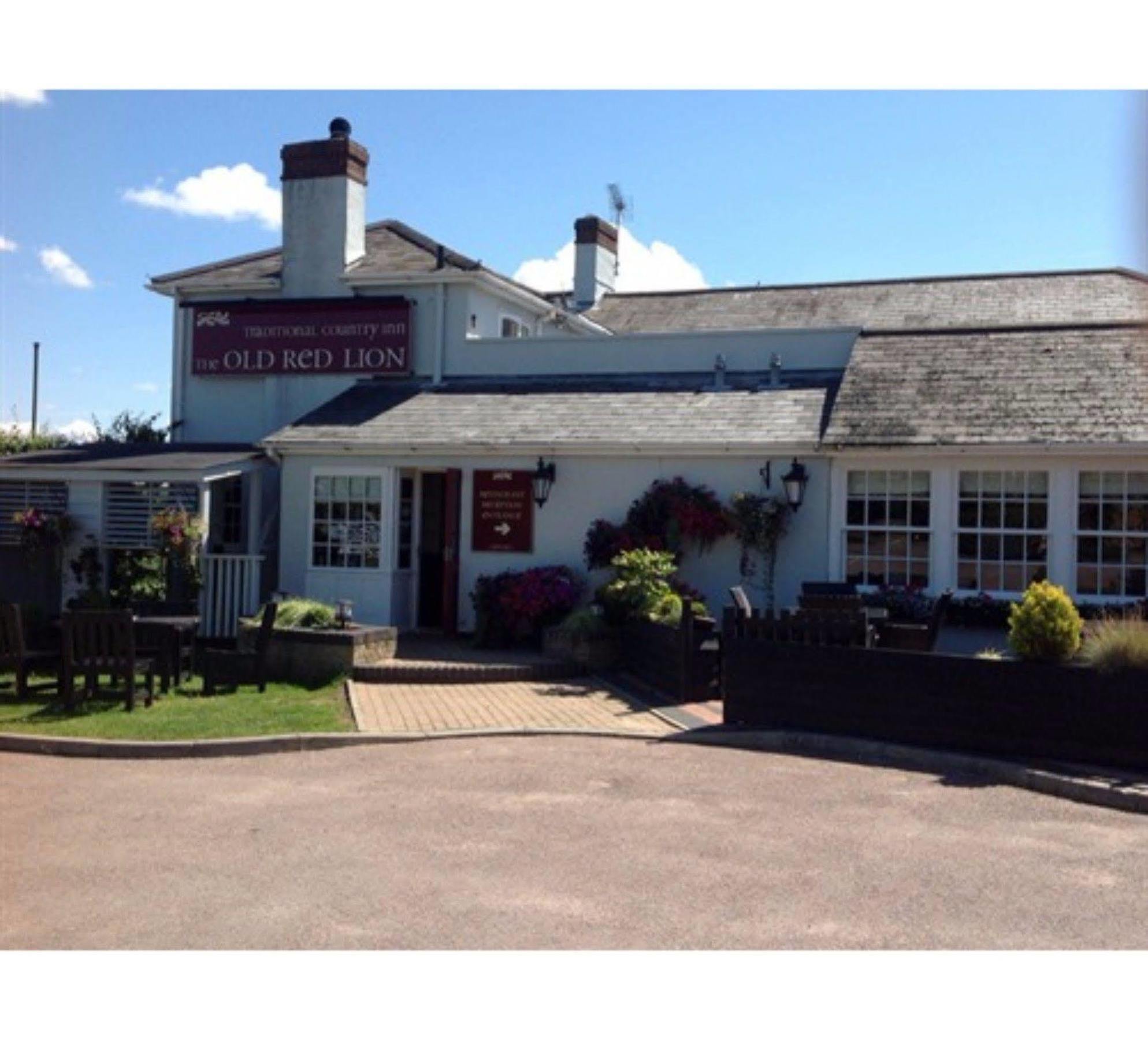 The Old Red Lion Inn Horseheath Екстериор снимка